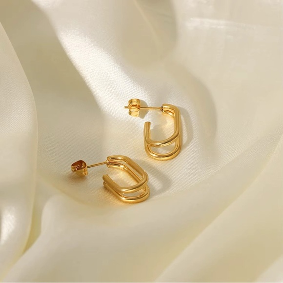 18K Gold Plated Hoop Earrings - Picture 3 of 6
